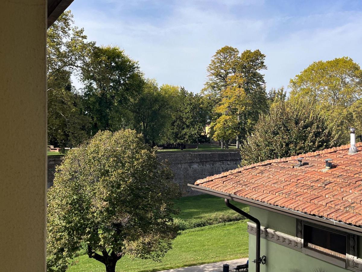 Mura Di Lucca Elegant Penthouse With Balcony Appartement Buitenkant foto